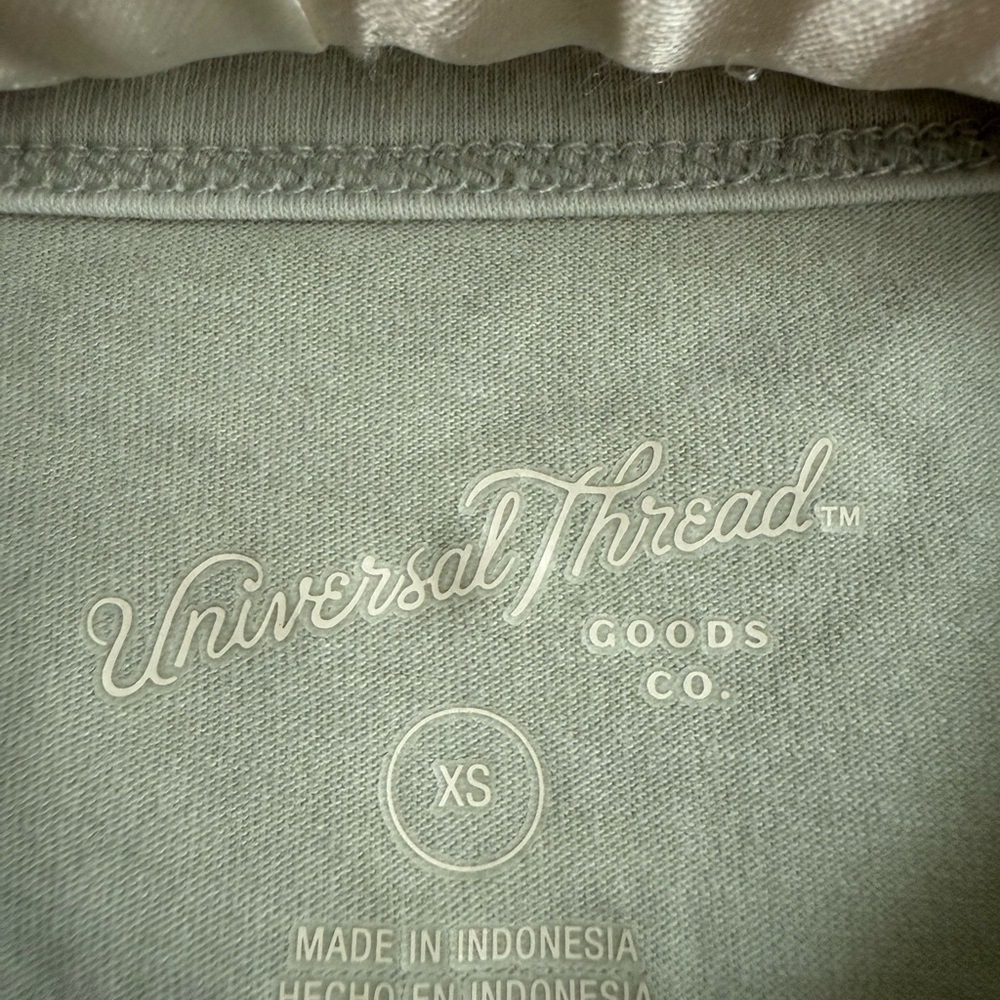 Universal Thread Mint Green Tee - Picture 3 of 4